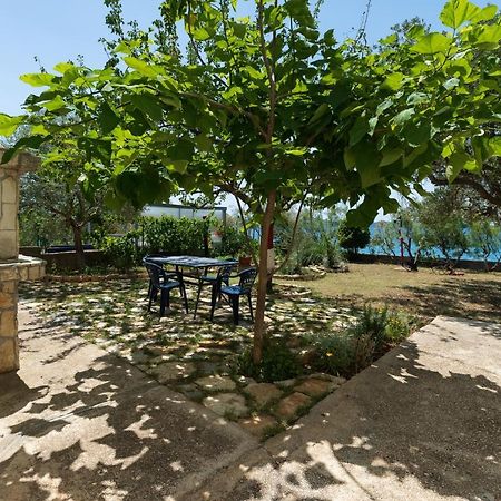 Family Friendly Seaside Apartments Kozino, Zadar - 5756 Petrcane Exterior foto
