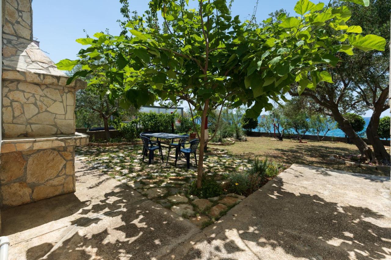 Family Friendly Seaside Apartments Kozino, Zadar - 5756 Petrcane Exterior foto