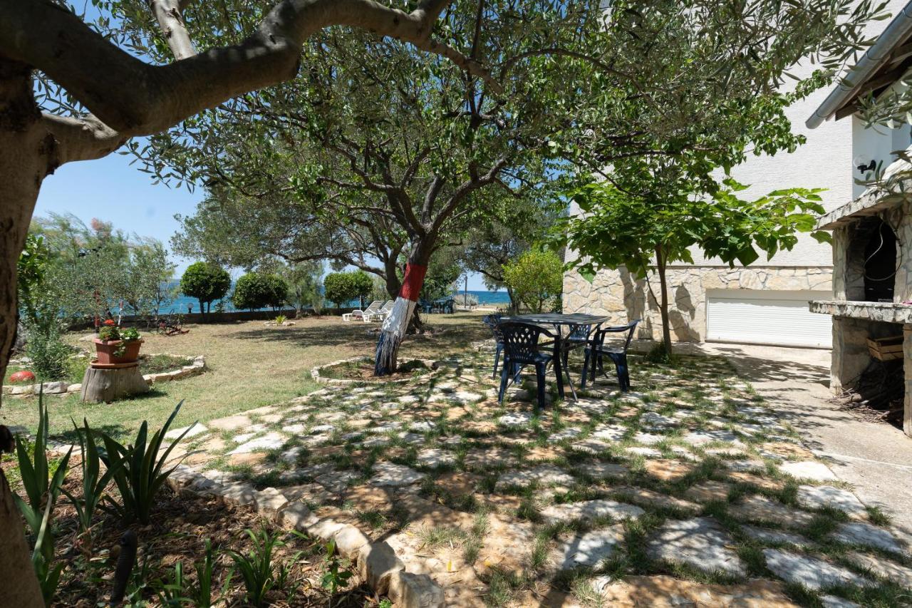 Family Friendly Seaside Apartments Kozino, Zadar - 5756 Petrcane Exterior foto