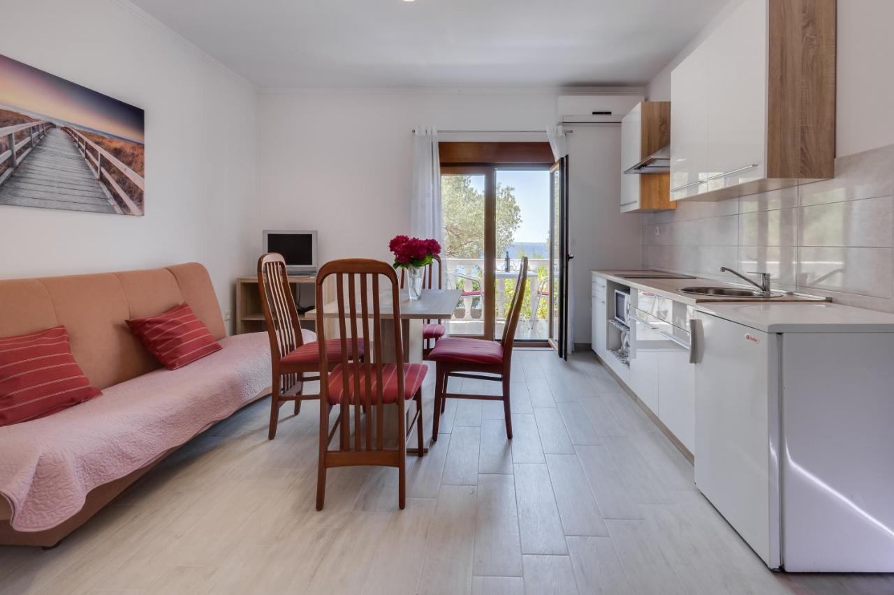 Family Friendly Seaside Apartments Kozino, Zadar - 5756 Petrcane Exterior foto