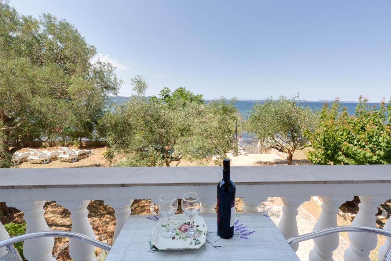 Family Friendly Seaside Apartments Kozino, Zadar - 5756 Petrcane Exterior foto