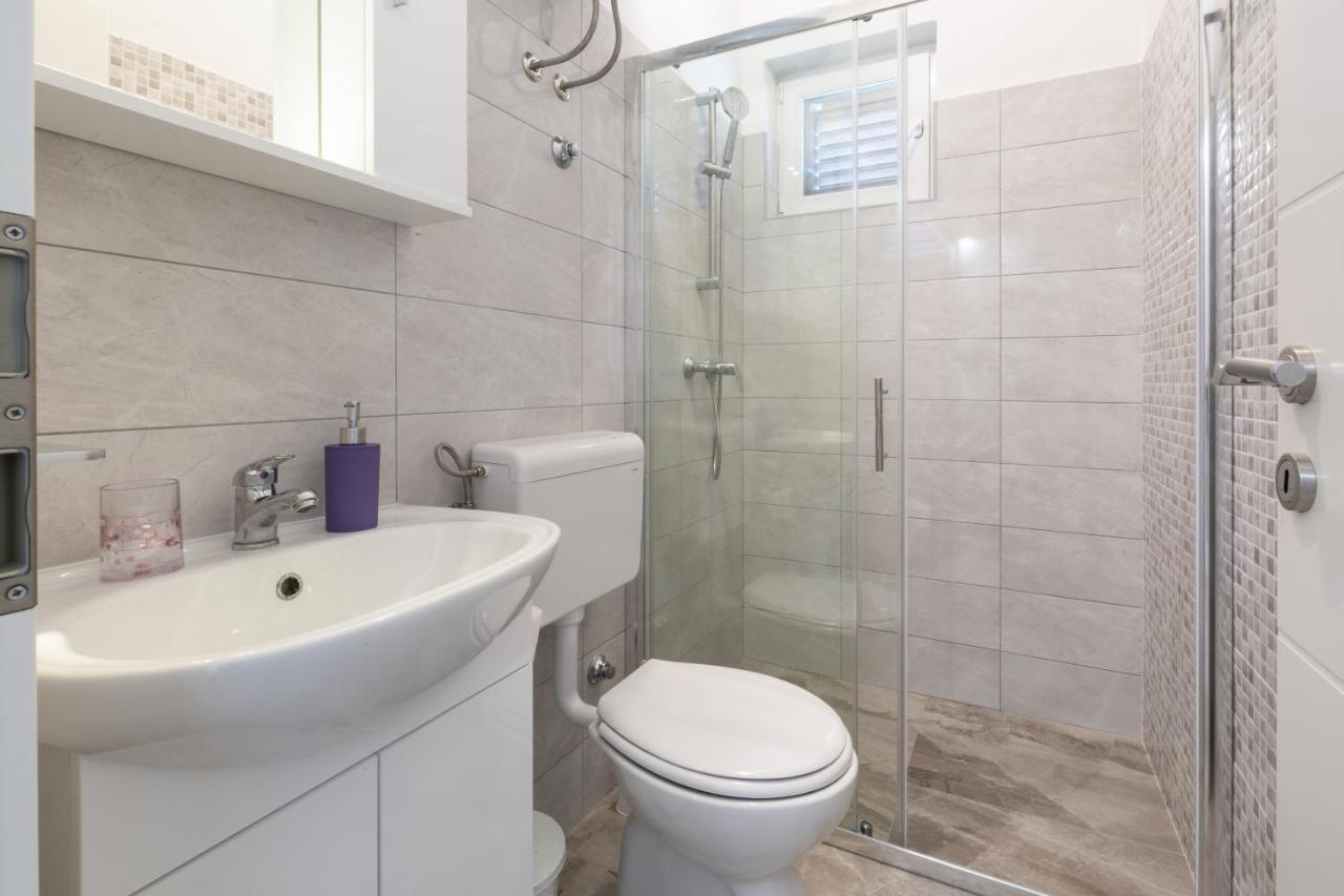 Family Friendly Seaside Apartments Kozino, Zadar - 5756 Petrcane Exterior foto