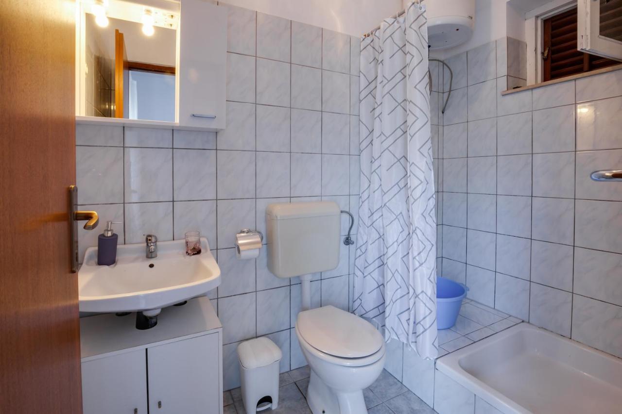 Family Friendly Seaside Apartments Kozino, Zadar - 5756 Petrcane Exterior foto
